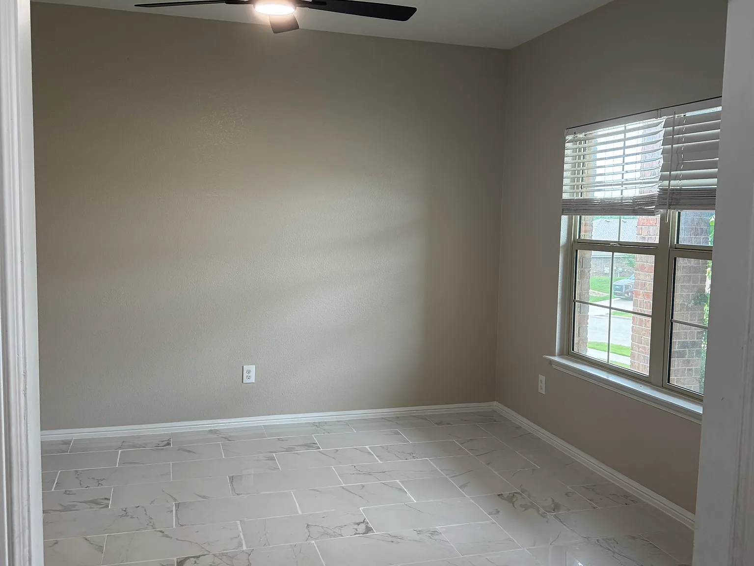 3 bed, 2002 sqft, $2,350 — Photo 4
