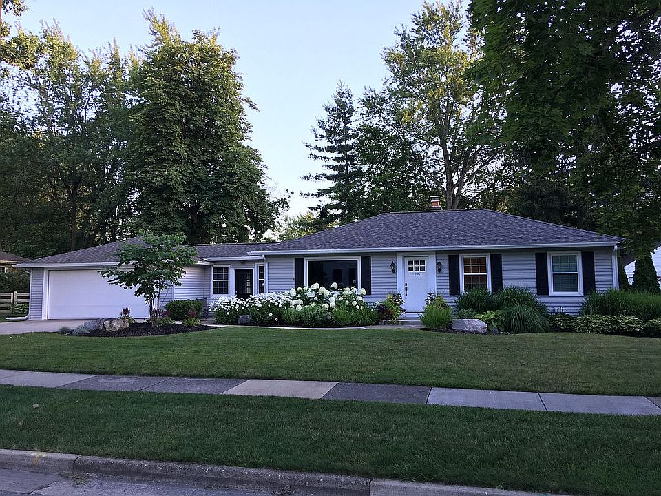 1st image of 1065 Idema Dr SE