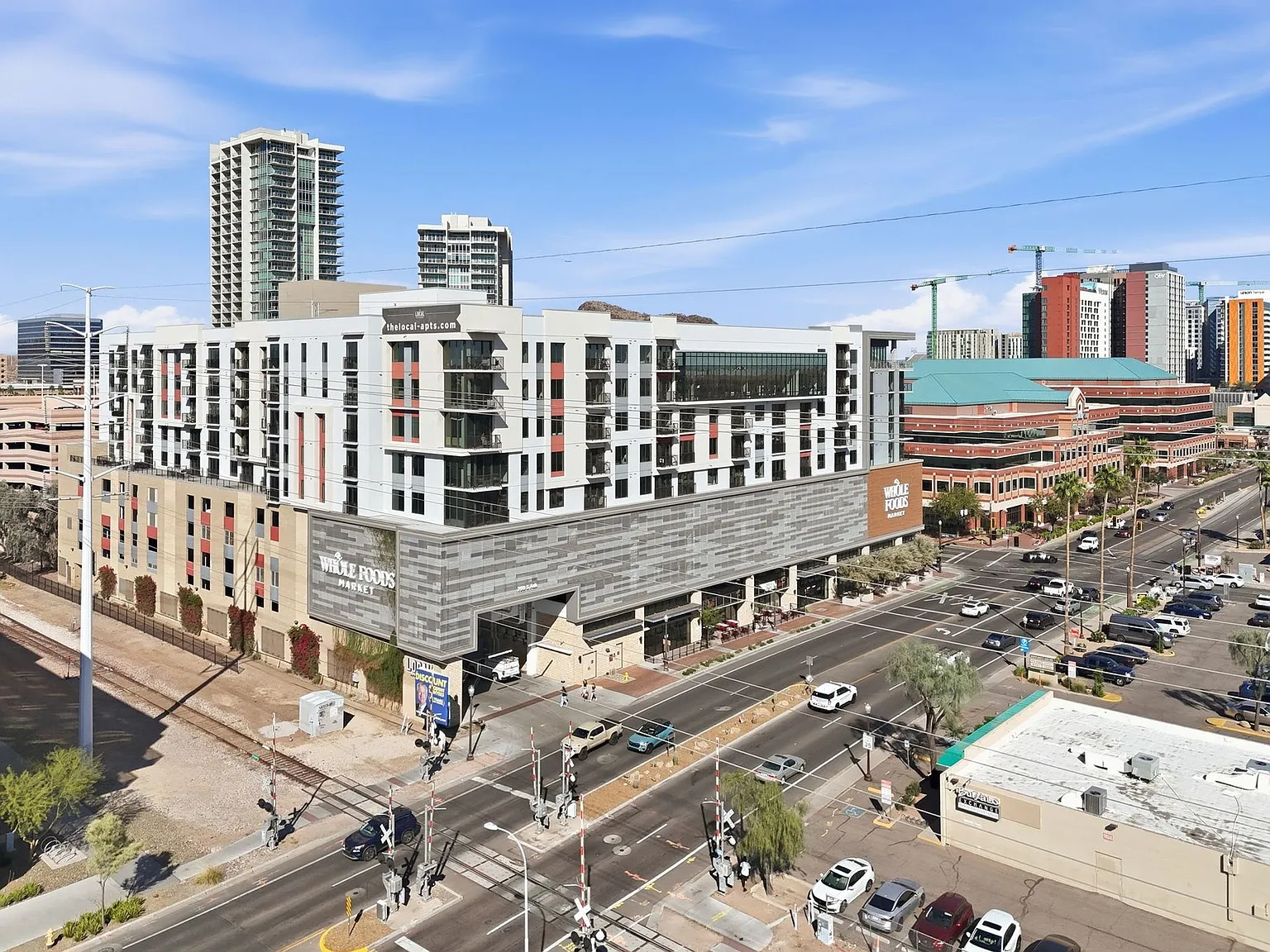 Elevate Your Urban Experience! Move in before the end of the month and get 10 weeks FREE Rent! — Photo 4
