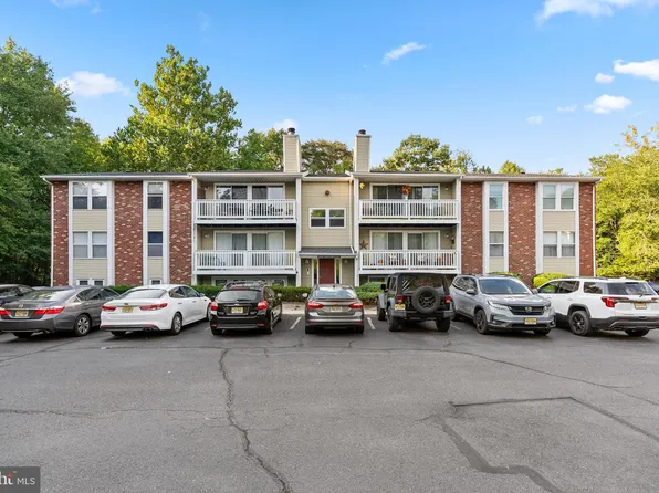 51 Sweetfern Ct, Marlton, NJ 08053