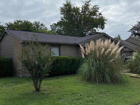 2nd image of 2401 Navasota Cir