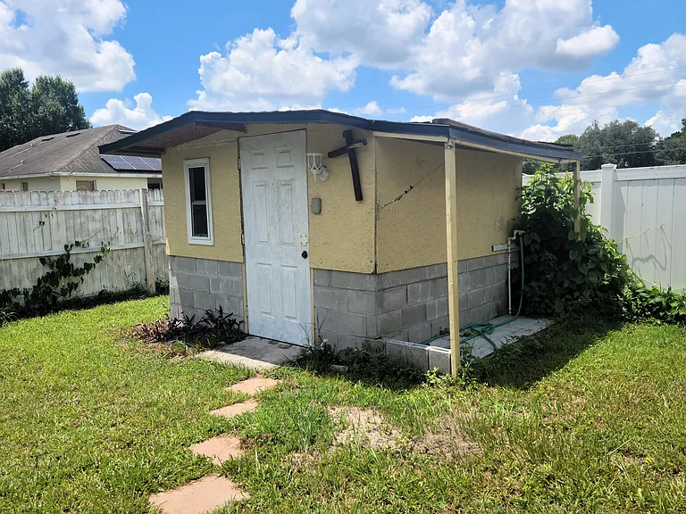 106 Nassau Pl — Photo 16