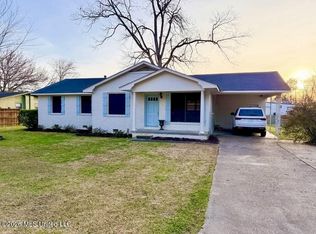 104 Catalpa Dr, Natchez, MS 39120