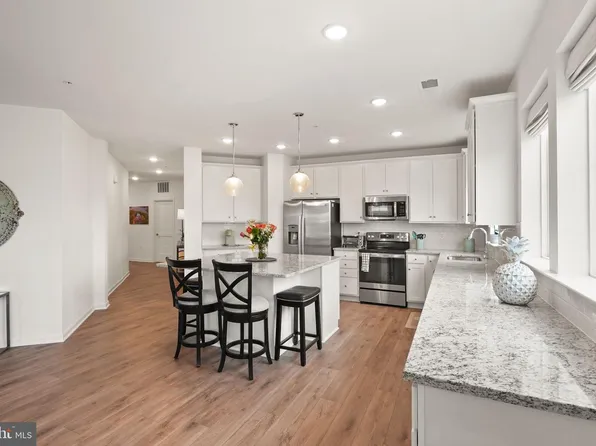 13950 Englefield Dr #3202, Woodbridge, VA 22193