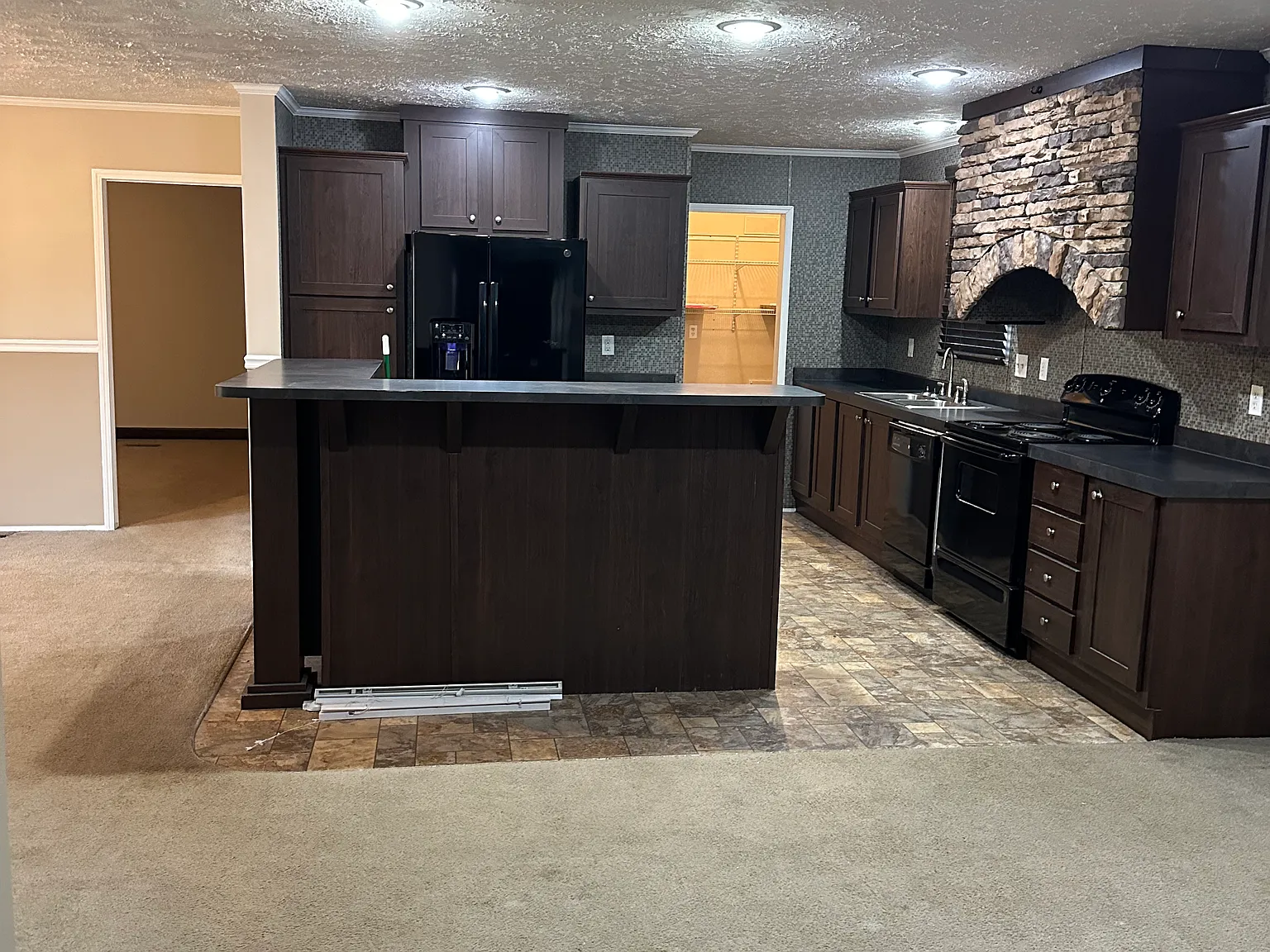 3 bed, 1404 sqft, $1,800 — Photo 4