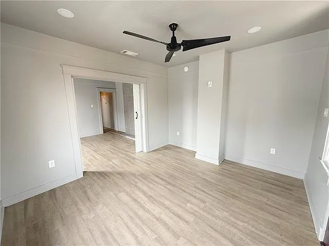 1323 Monroe St — Photo 4