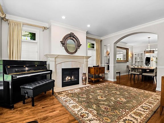 4th image of 1753 Elmwood Dr