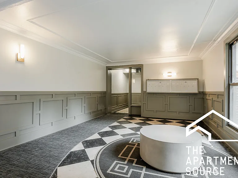 510 W Cornelia Ave #110 — Photo 6
