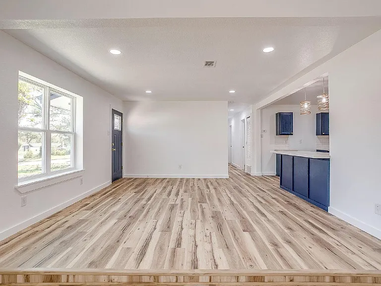 521 Mesquite Ave N — Photo 13
