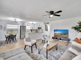 52 Burgundy Dr, Delray Beach, FL