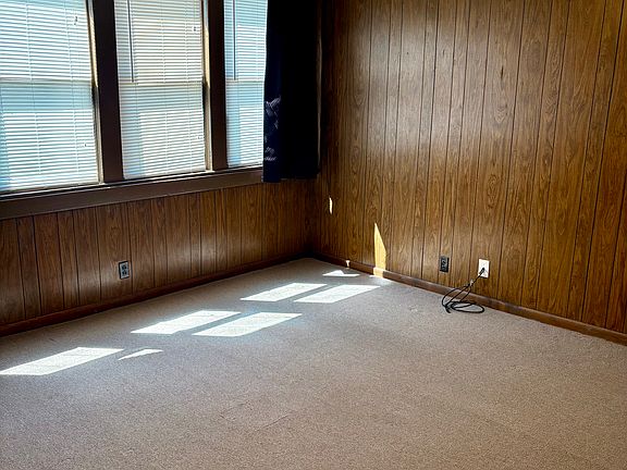 2nd image of 118 N Spring St APT 1