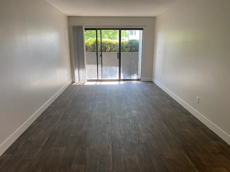 598 W Murray Blvd — Photo 10