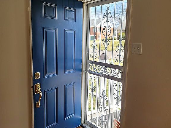 3rd image of 717 Stout St