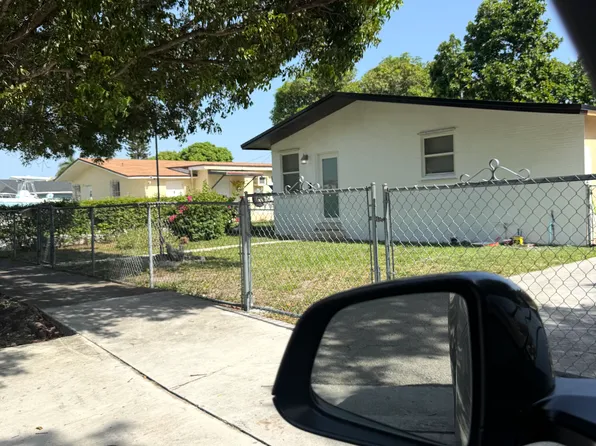 1310 W 31st St, Hialeah, FL 33012