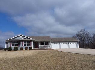 105 Quail Hollow Rd, Mulberry Grove, IL 62246