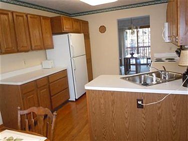 4th image of 9095 Woodcrest Dr