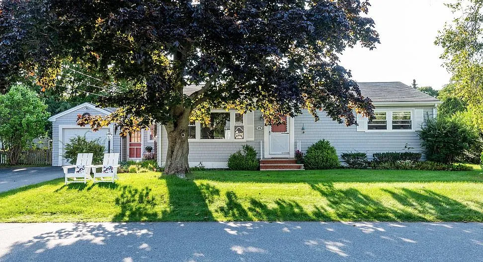 15 Crescent View Ave — Photo 1