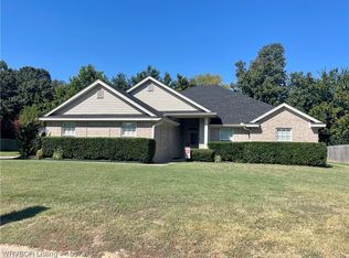 411 S 14th St, Lavaca, AR 72941