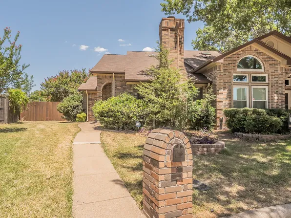 6402 Valleybrooke Ct, Arlington, TX 76001