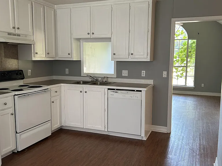 1309 W Kentucky Ave — Photo 10