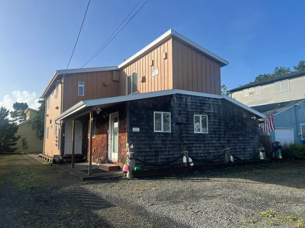 337 16th Ave APT 1, Seaside, OR 97138