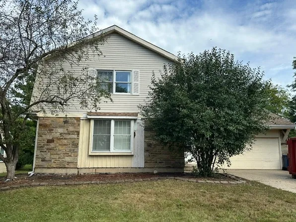 700 Butterfield Dr, Algonquin, IL 60102