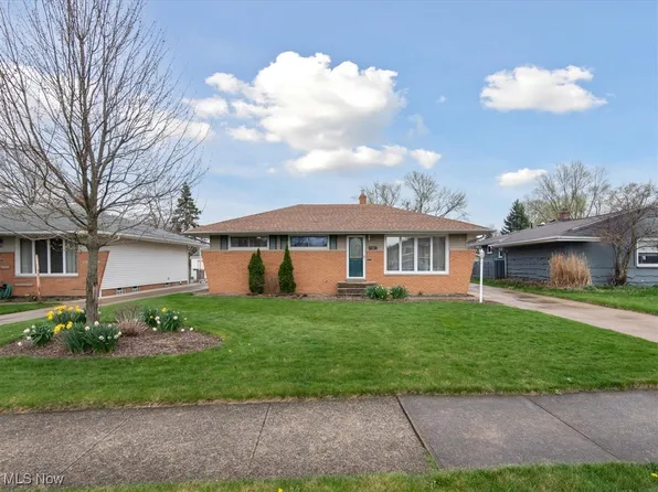 10371 Moore Dr, Parma, OH 44130