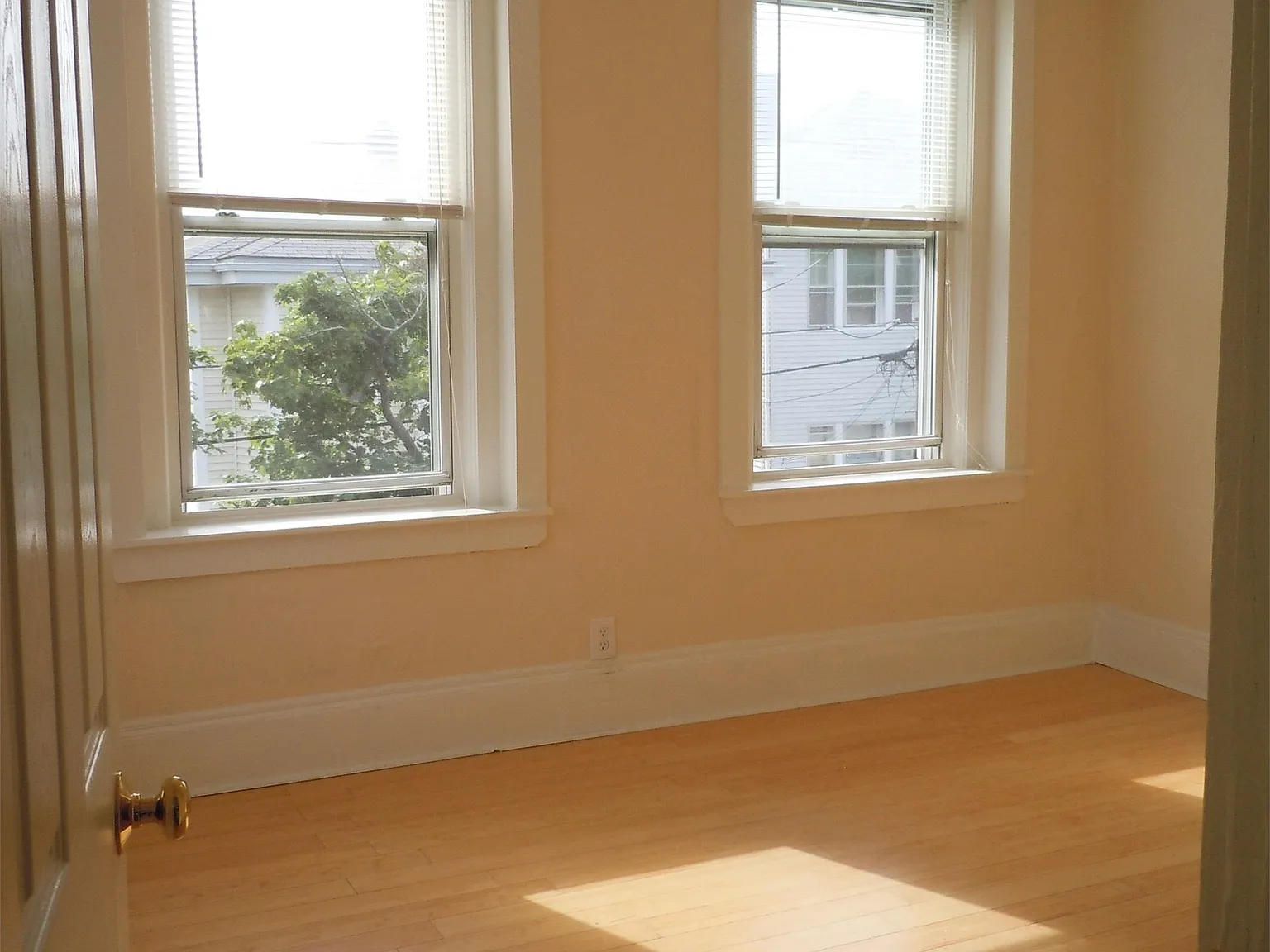 31 Elmwood St - 3 — Photo 2