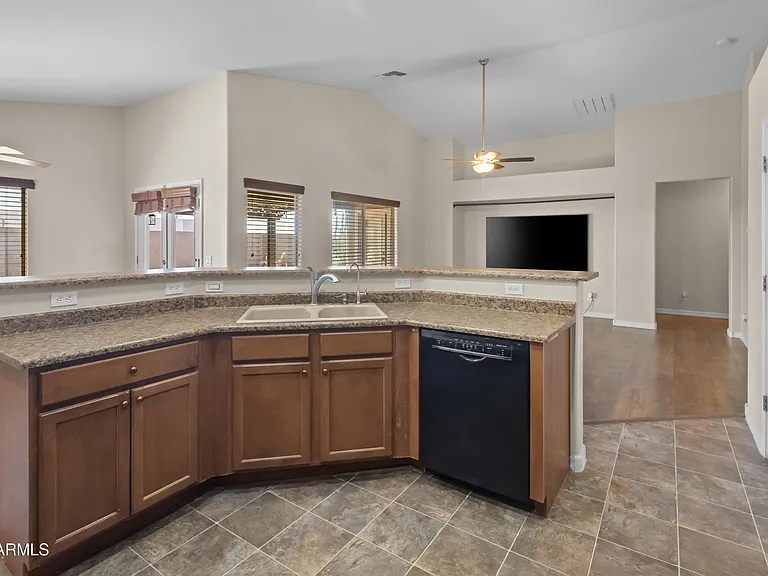 2501 S 255th Dr — Photo 11