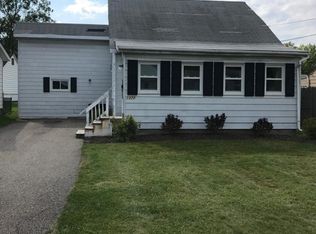 1372 Waverly Rd, Eastlake, OH 44095