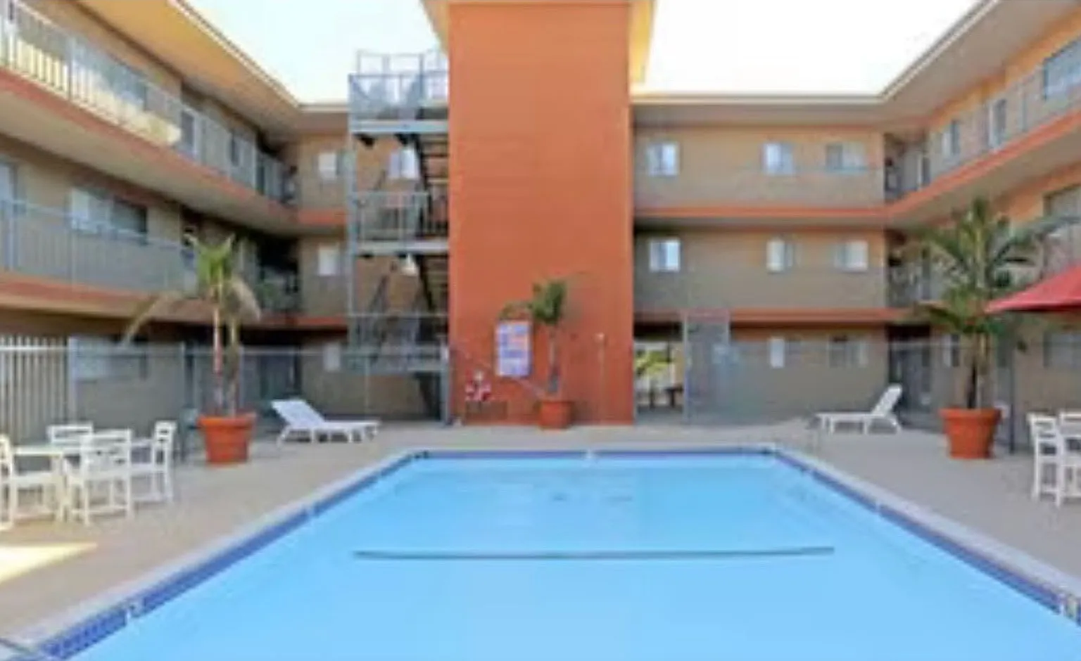 031 - Taylor Manor — Photo 2