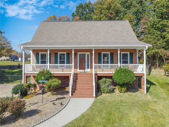 1420 Santolina Ln, Lewisville, NC 27023