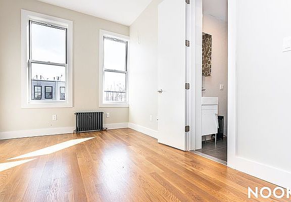 3rd image of 170 Jefferson St APT 3R