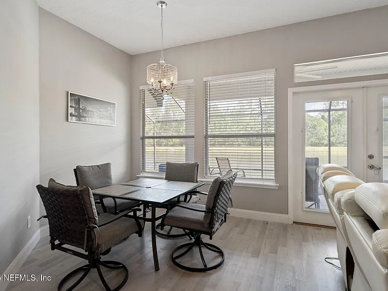 1816 Creekwood Ln — Photo 10