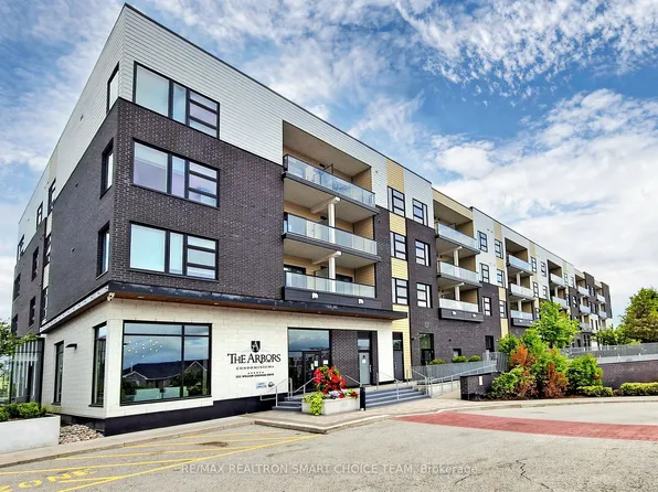 555 William Graham Dr Unit 213, Aurora, ON L4G 3H9