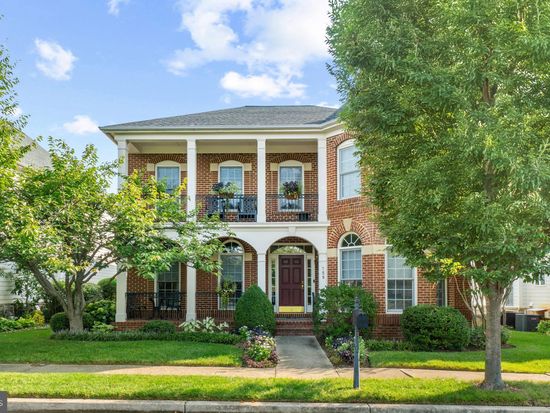 758 Pearson Point Pl, Annapolis, MD 21401