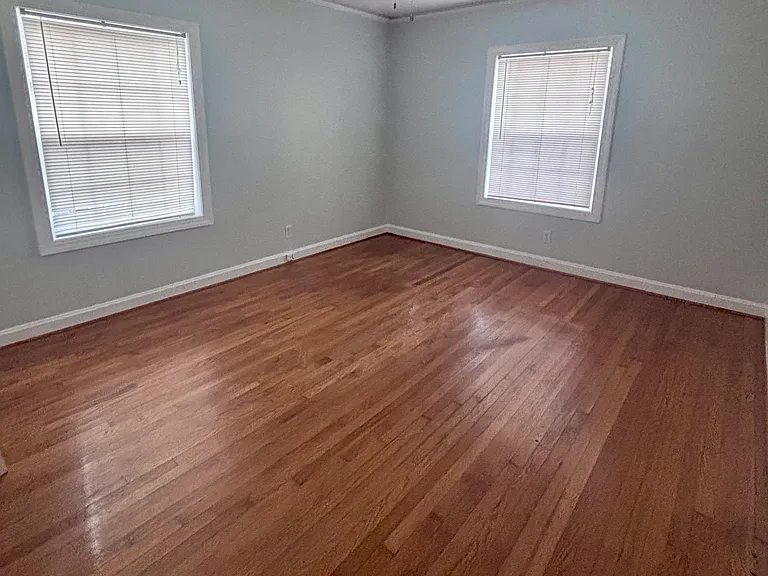 1106 Lindridge Dr NE — Photo 12