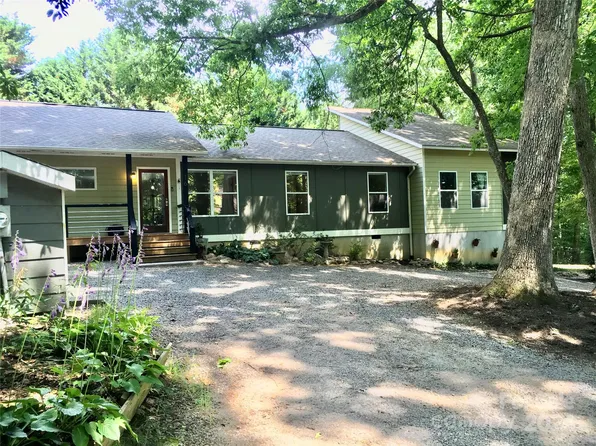 16 Cowan Ln, Fairview, NC 28730