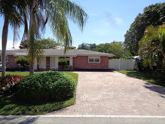 2nd image of 2734 NE 28th Ct