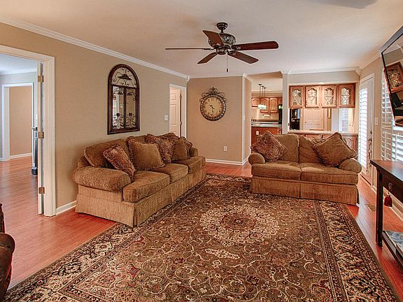 5th image of 1115 Whitower Dr