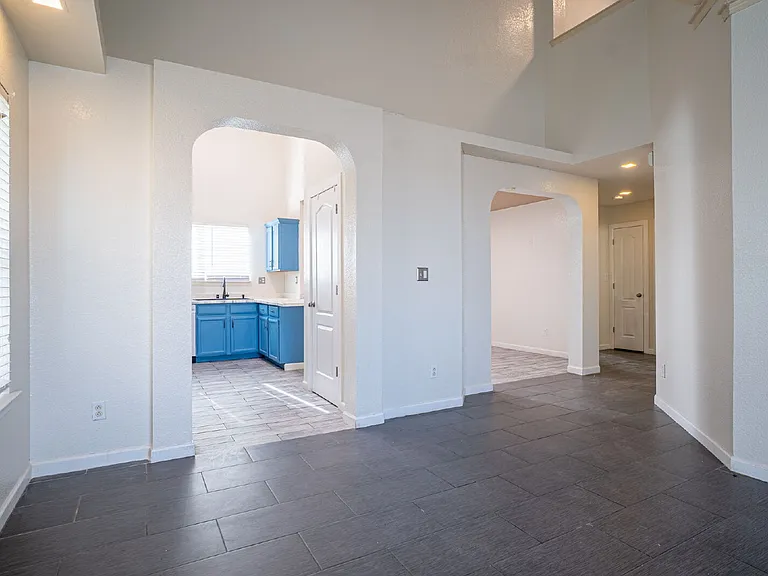 7041 Falling Leaf Cir — Photo 4