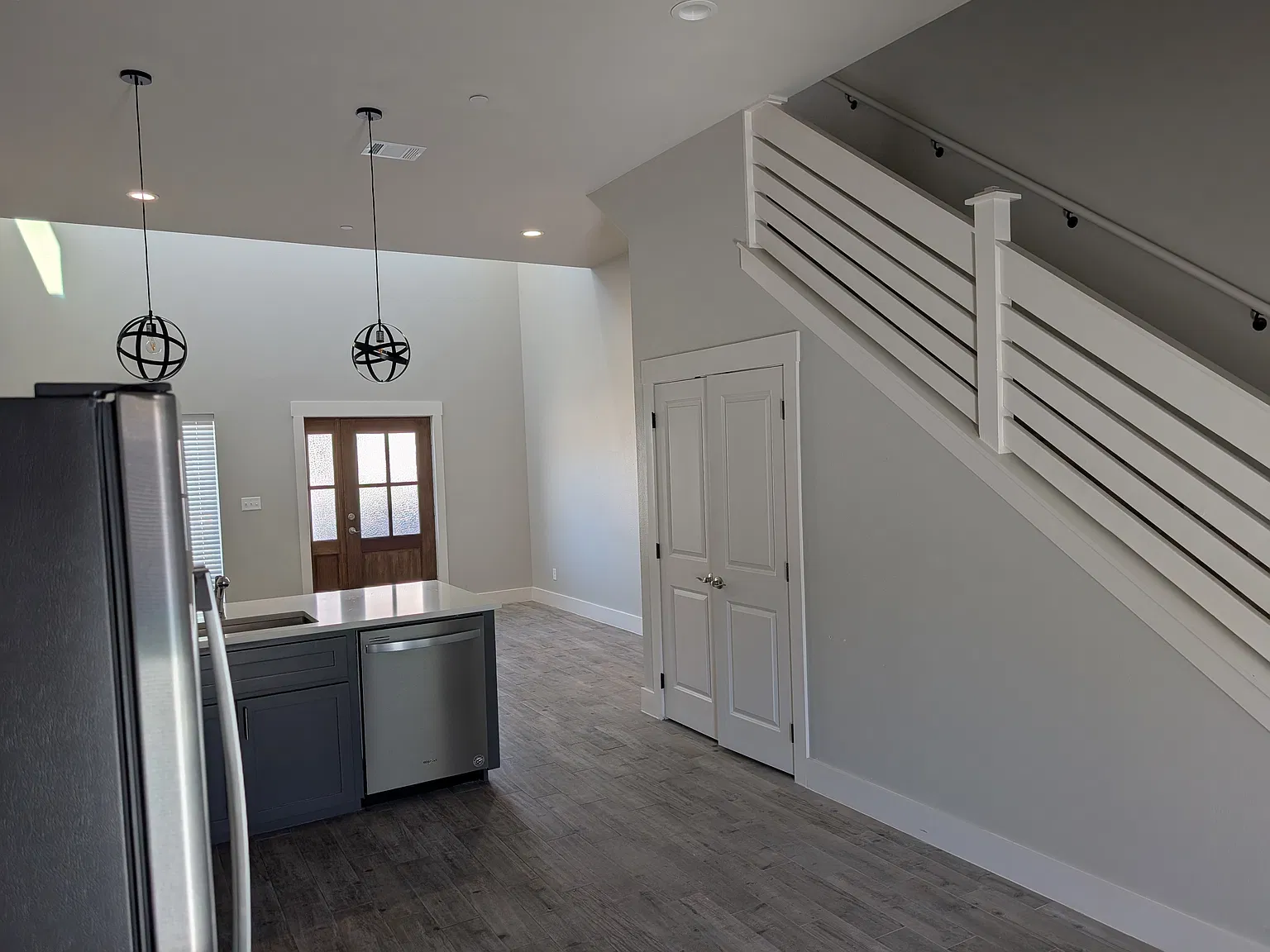 2 bed, 2.5 bath, 1347 sqft, $1,900 — Photo 3