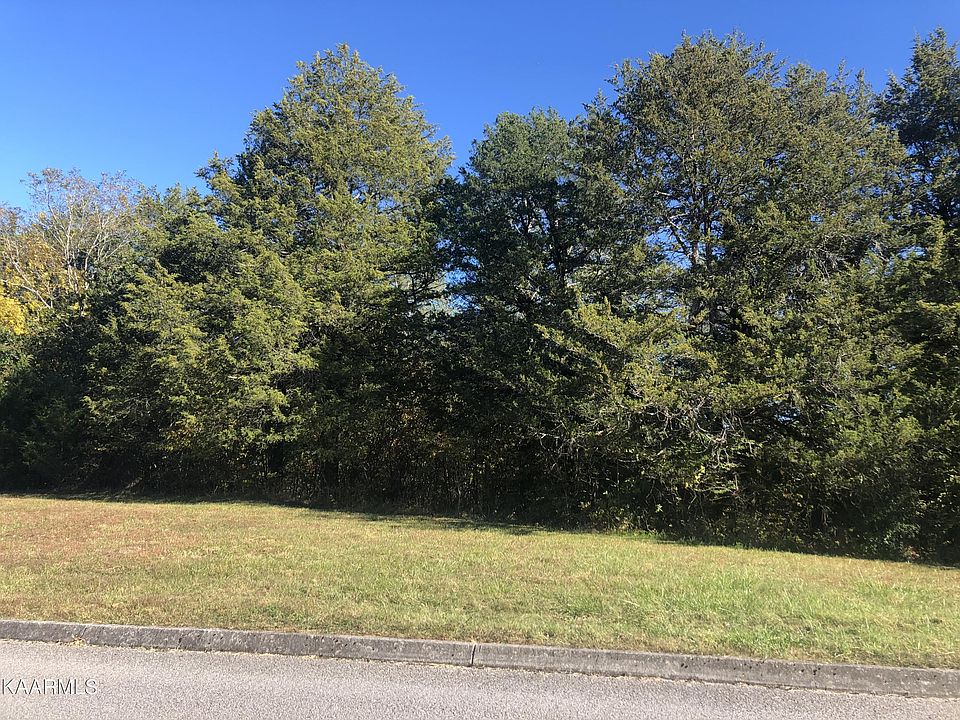 1st image of 409 Woodlake Blvd