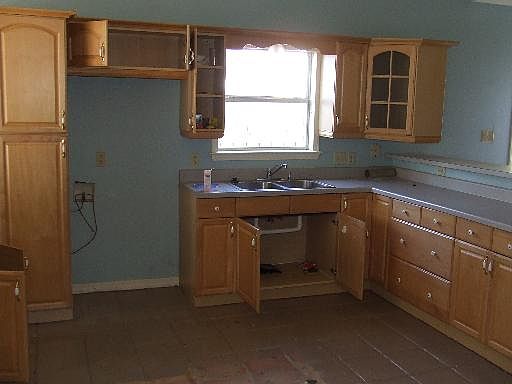 2nd image of 195 S HACKBERRY AVE