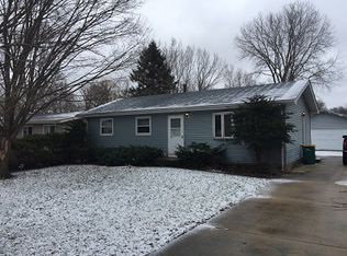 4509 Prairie Ave, McHenry, IL 60050