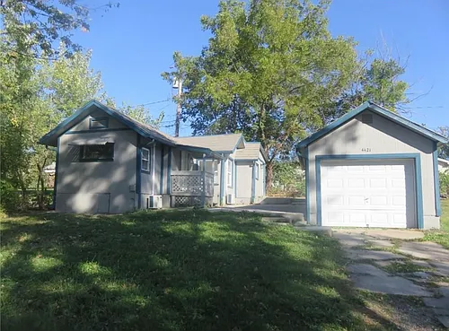 4421 NE Winn Rd Photo 1