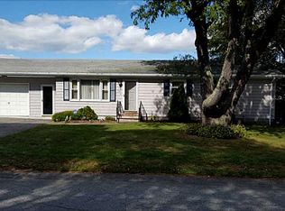 16 Kenyon Rd, Tiverton, RI 02878