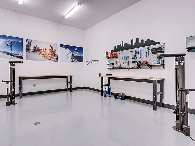 Bike/Ski/Snowboard Repair Shop