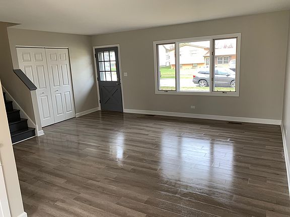 3rd image of 1550 Spruce Ave