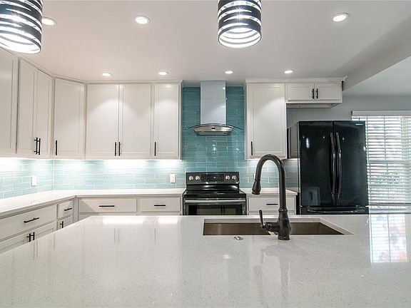 4th image of 2821 Birch Park Dr